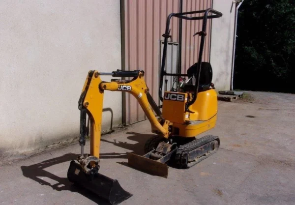 Mini Pelle JCB 8008 – 0,9 T – 2017